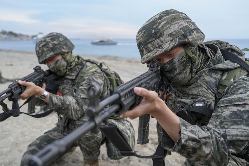 해군·해병대, 포항서 여단급 합동상륙훈련 실시