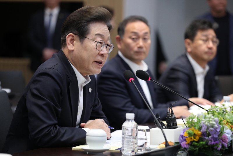 민주 이재명 후보 첫 정책행보도 AI..100조 투자 구체화하나