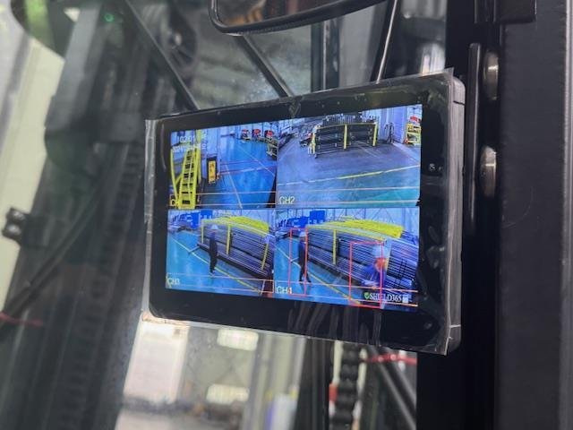 전후방 카메라·위험감지 경고음… 산업재해 막는 '스마트 안전장비'