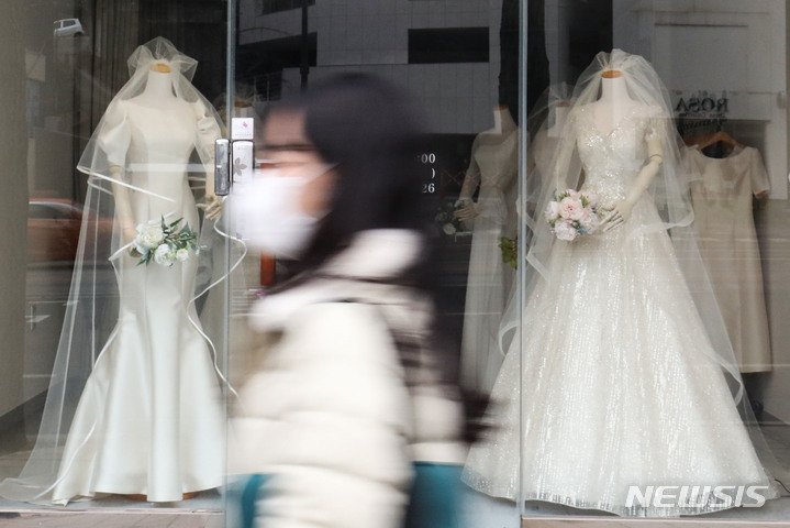 [서울=뉴시스] 중국 젊은이들이 가족의 압박과 사회적 편견에서 벗어나고자 우정 결혼을 택하고 있다. (사진=뉴시스 DB) *재판매 및 DB 금지