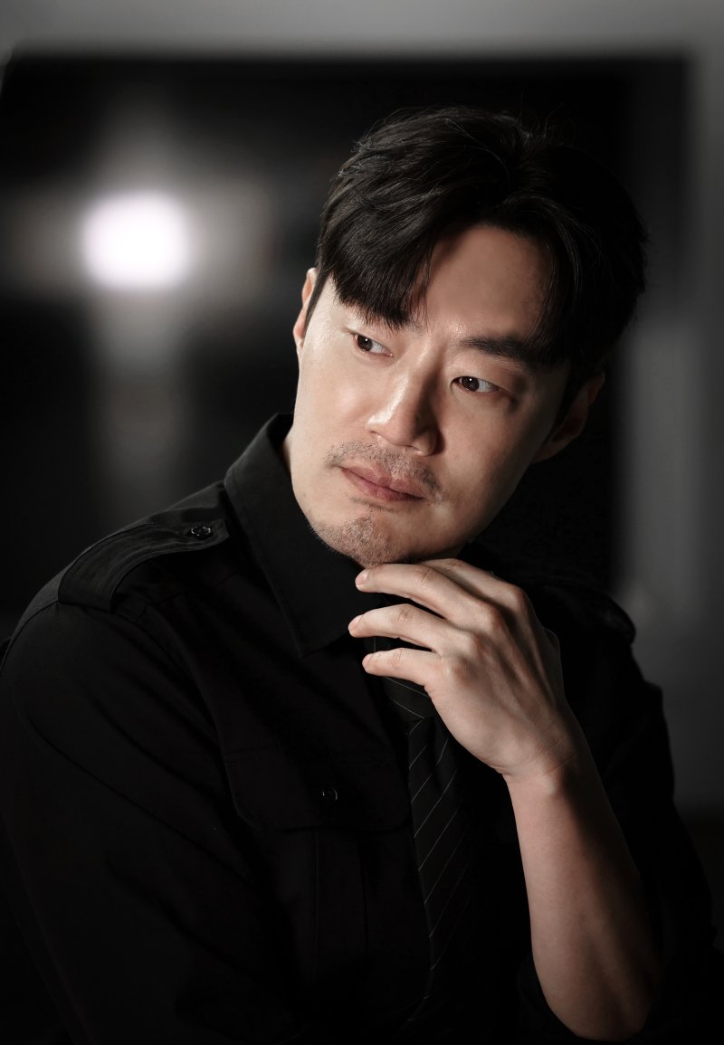 이희준, 경계 없는 배우의 아우라 [정덕현의 페르소나K]