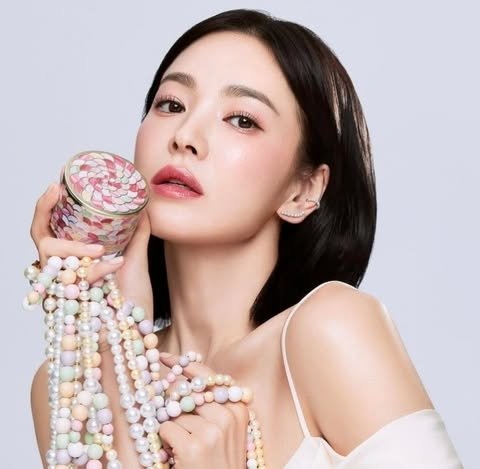 송혜교, 보석보다 빛나는 미모…독보적 아우라