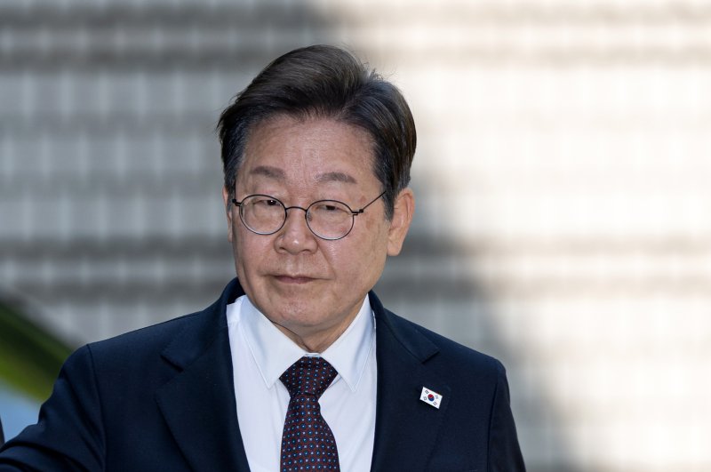 이재명 더불어민주당 대선 후보가 29일 오전 서울 서초구 서울중앙지방법원에서 열린 '대장동 배임 및 성남FC 뇌물' 1심 속행 공판에 출석하고 있다. 2025.4.29/뉴스1 ⓒ News1 이승배 기자