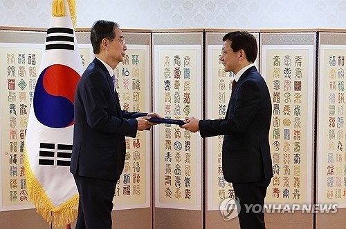 한덕수 권한대행, 태준열 주폴란드대사 신임장 수여 (출처=연합뉴스)