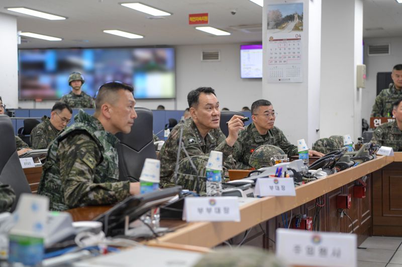 김명수 합참의장 "서해 최북단 부대, 합동작전 대비태세 점검"