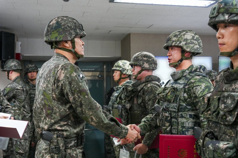김명수 합참의장 "서해 최북단 부대, 합동작전 대비태세 점검"