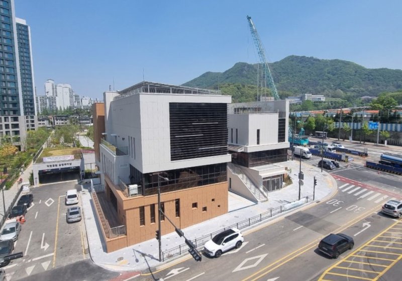 [안양=뉴시스] 29일 준공된 안양시 동안구 호계1동 행정복지센터 전경. (사진=안양시 제공).2025.04.29. photo@newsis.com