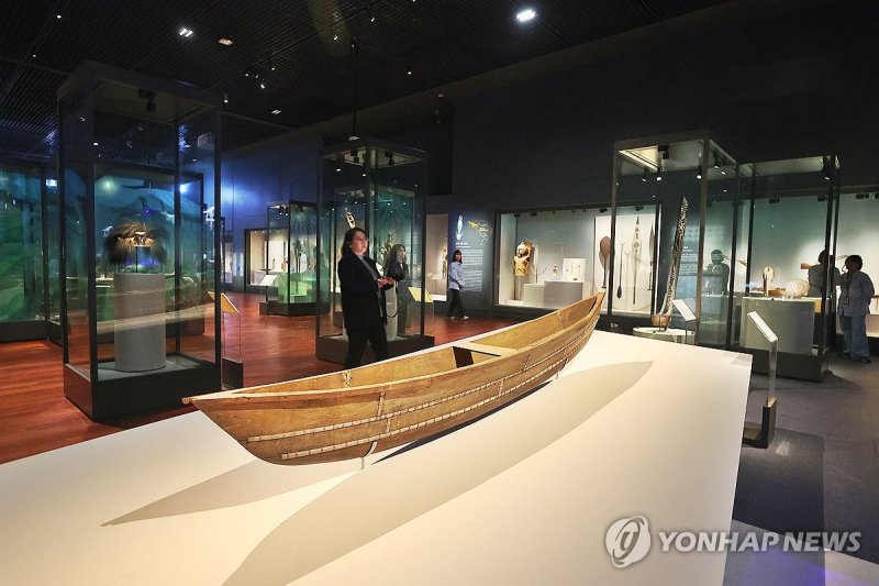 국립중앙박물관에서 열린 특별전 '마나 모아나' 언론공개회 (출처=연합뉴스)