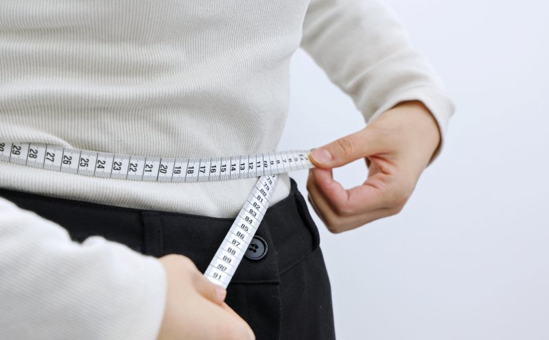 비만치료제 전성시대를 유지하기 위해서 제약·바이오 업계는 부작용을 보완하고 소비자는 무분별한 사용을 주의해야 한다는 지적이 나오고 있다. 뉴시스