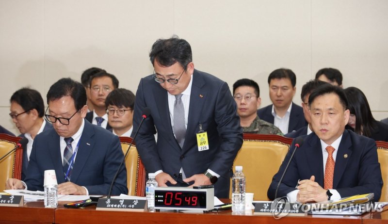 사과하는 유영상 SKT 대표이사 (출처=연합뉴스)