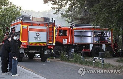 야간 진화작업 준비 (출처=연합뉴스)