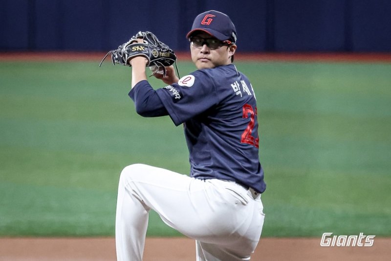 네일, 박세웅, 김서현 등 KBO 리그 3-4월 MVP 후보 확정…팬 투표로 결정
