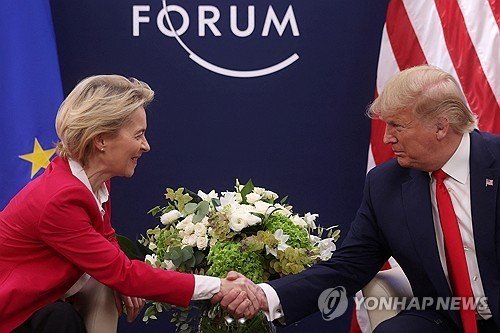 폰데어라이엔 EU 집행위원장과 트럼프 미국 대통령 (출처=연합뉴스)