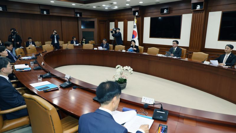 최상목 경제부총리 겸 기획재정부 장관이 1일 서울 종로구 정부서울청사에서 열린 경제오늘 의 토토 겸 산업경쟁력강화 오늘 의 토토에서 발언하고 있다. 사진=서동일 기자