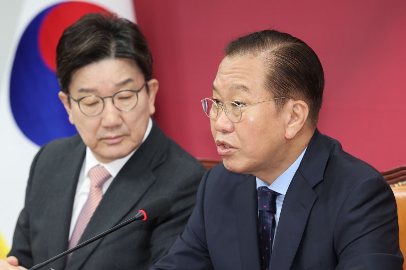 권영세 국민의힘 비상대책위원장이 1일 오전 서울 여의도 국회에서 열린 비상대책위원회의에서 발언하고 있다. 뉴시스