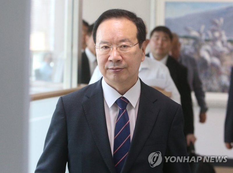 첫 재판 참석한 하영제 전 의원 (출처=연합뉴스)