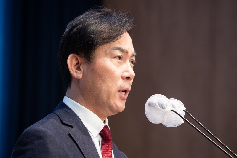 김영우 전 국민의힘 의원이 8일 서울 여의도 국회 소통관에서 제22대 총선 서울 동대문구(갑) 출마선언을 하고 있다. 2024.1.8/뉴스1 ⓒ News1 유승관 기자