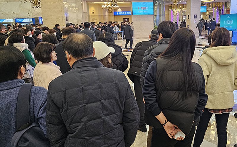 강원랜드에서는 고객들이 게임 시작 전부터 ARS 예약전쟁에 장시간 이동, 입장 대기 등 게임 전부터 불리한 환경에 노출되어 있다.(사진=뉴시스) *재판매 및 DB 금지