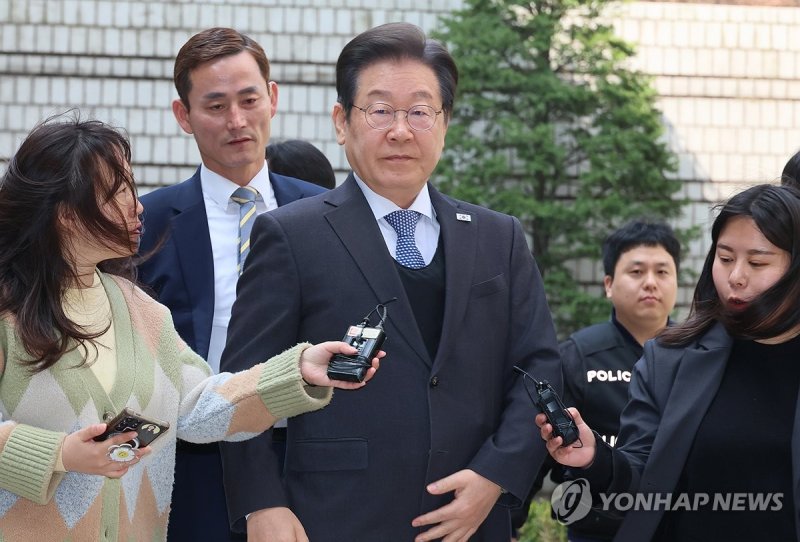 법정 향하는 이재명 대표 (출처=연합뉴스)