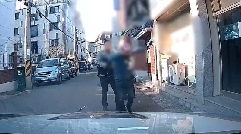 현행범 체포 (출처=연합뉴스)