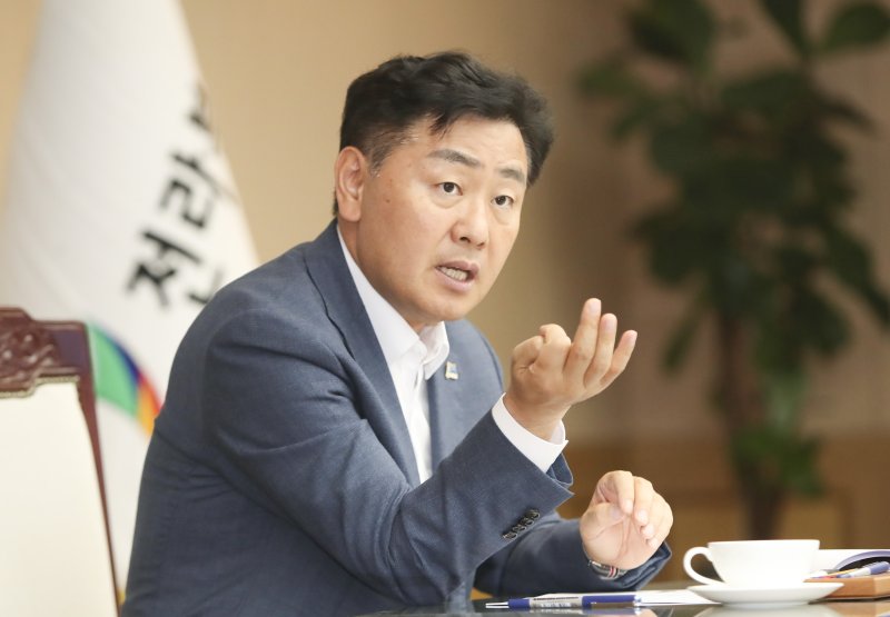 새만금의 미래 신항만…갈등 넘어 기회 삼아야