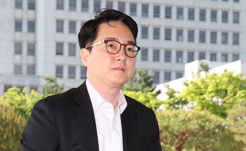 [서울=뉴시스] 추상철 기자 = 심우정 검찰총장이 29일 오전 서울 서초구 대검찰청으로 출근하고 있다. 2025.04.29. scchoo@newsis.com