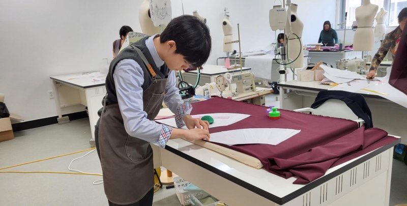 광주지방기능경기대회서 금메달을 차지한 전남고 3학년 곽승우 학생.(광주교육청 제공.재배포 및 DB 금지)