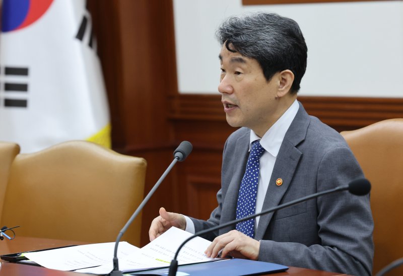 이주호 사회부총리 겸 교육부 장관이 1일 서울 종로구 정부서울청사에서 열린 사회관계장관회의에서 발언을 하고 있다. 2025.5.1/뉴스1 ⓒ News1 임세영 기자