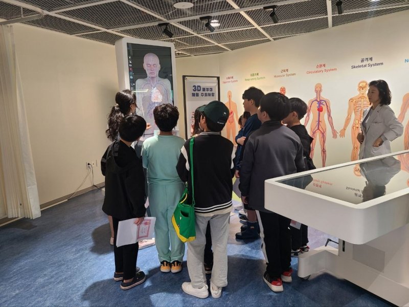 [의정부=뉴시스] 건강 체험 교실. (사진=경기도교육청 제공) 2025.05.02 photo@newsis.com