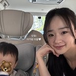 ′금융인♥′ 손연재, 1살 子과 다정샷…″아가랑 외출″