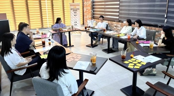 전북교육청 익산교육지원청이 특수학급 교사 심리 지원에 적극 나서고 있다. 사진은 소통 간담회 모습.(전북교육청 제공, 재판매 및 DB 금지)/뉴스1