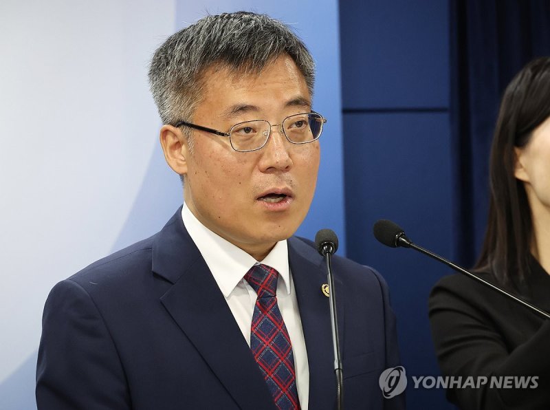 법무차관, 국무회의 정족수 논란에 "15인 이하 개의도 적법" (출처=연합뉴스)