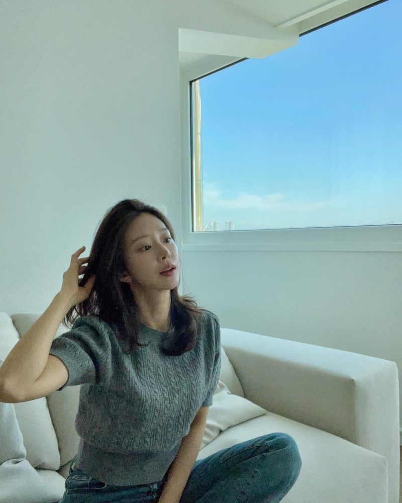 이주빈, 넓은 통창 한강뷰 아파트 공개…"이사 끝"