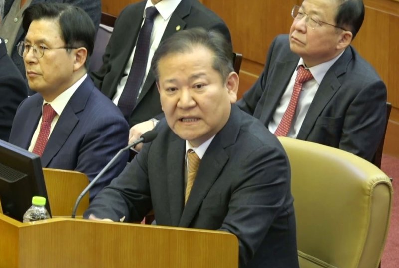 [서울=뉴시스] 이상민 전 행정안전부 장관이 지난 2월 11일 서울 종로구 헌법재판소에서 열린 윤석열 대통령 탄핵 심판 7차 변론기일에 증인으로 출석해 증언하고 있다. (사진=헌법재판소 웹하드 영상 캡처) 2025.02.11. photo@newsis.com *재판매 및 DB 금지