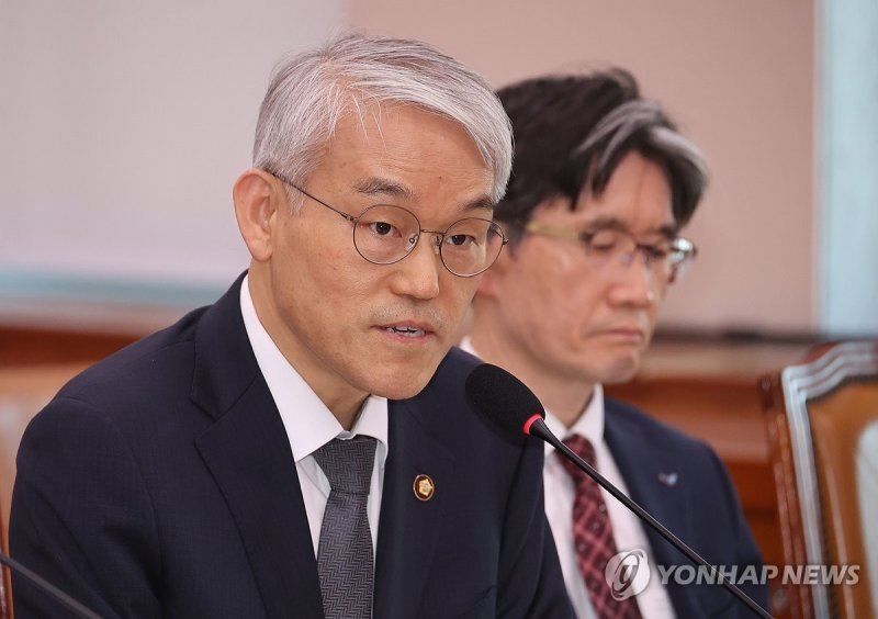 답하는 천대엽 법원행정처장 (출처=연합뉴스)