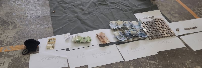[부산=뉴시스] 지난달 10일 부산진소방서 범일 119안전센터 앞에 익명의 기부자가 80여 만원이 든 헬륨가스 저금통과 쪽지를 두고 사라졌다. (사진=부산소방재난본부 제공) 2025.05.02. photo@newsis.com *재판매 및 DB 금지