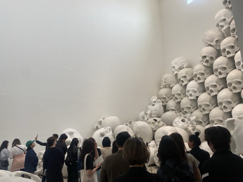 '론 뮤익'전 서울관 관람 모습. (국립현미술관 제공)