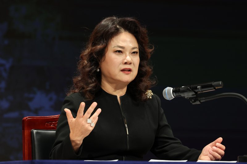 [서울=뉴시스] 박진희 기자 = 서혜경 피아니스트가 29일 서울 중구 푸르지오아트홀에서 연주 60주년 기념 리사이틀 기자회견을 하고 있다. 2025.04.29. pak7130@newsis.com