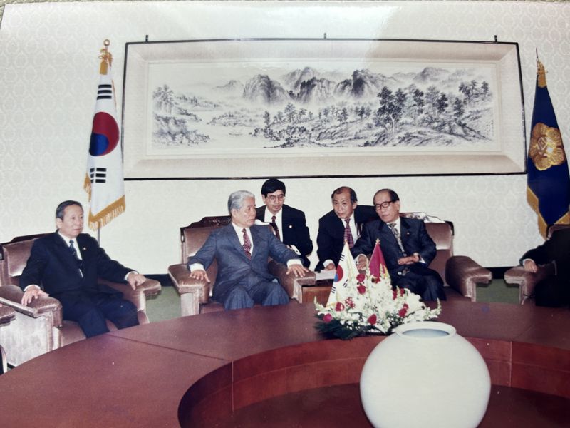 적국에서 동반자로...'한국&middot;베트남 수교 주역' 지한파 외교관의 회고 [人사이드 아세안]