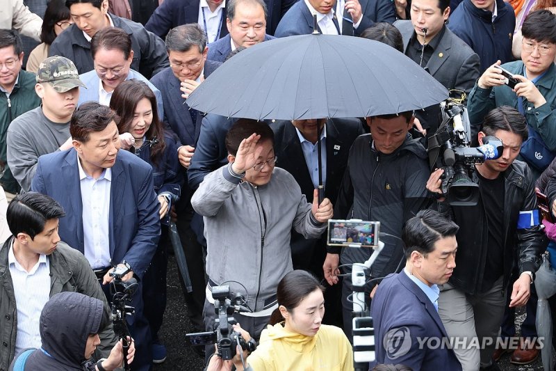 이재명 후보, 잇따르는 피습 제보에 경호 강화 (출처=연합뉴스)