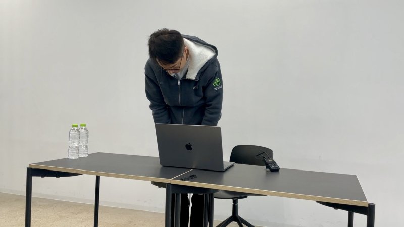 김석환 위믹스 재단 대표가 3일 판교 테크원타워에서 기자회견을 열고 위믹스 상장 폐지에 대해 사과하고 있다.(게임기자단 제공. 재판매 및 DB금지)2025.5.3/뉴스1