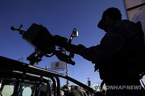 예멘 수도 사나에서 순찰 중인 후티 반군 (출처=연합뉴스)