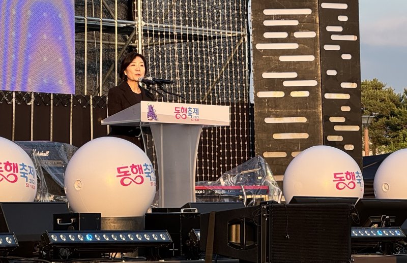 오영주 장관이 3일 세종시 세종중앙공원에서 열린 동행축제 개막행사에서 개회사를 하고 있다. ⓒ News1 이민주 기자