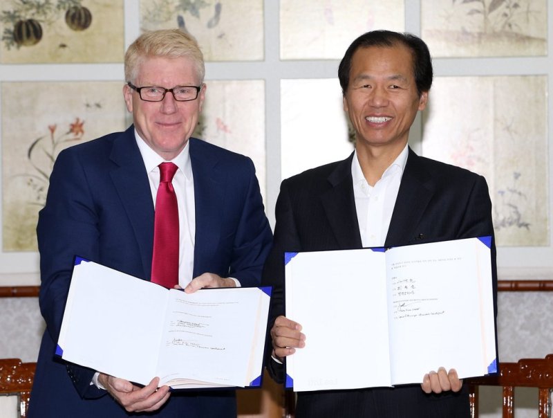 강원도-멀린, 레고랜드 본 협약…테마파크 조성 탄력 (출처=연합뉴스)