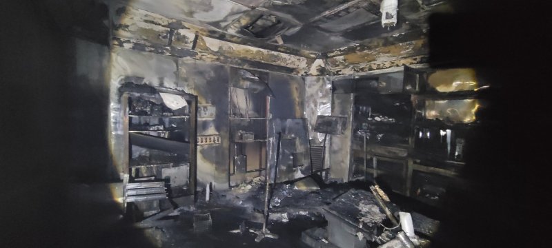 [양산=뉴시스] 4일 오전 5시5분께 경남 양산시 신기동의 한 병원에서 불이 나 49분만에 꺼졌다. (사진=경남소방본부 제공) 2025.05.04. photo@newsis.com *재판매 및 DB 금지