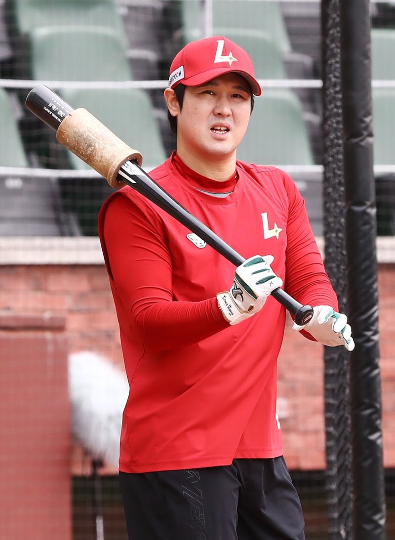 훈련하는 최정 (출처=연합뉴스)