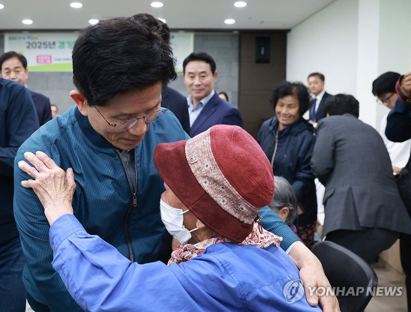 포천 한센인마을 찾은 국민의힘 김문수 후보 (출처=연합뉴스)