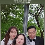 한지민, ′우블 쌍둥이′ 정은혜 결혼식 참석…″사랑 가득″