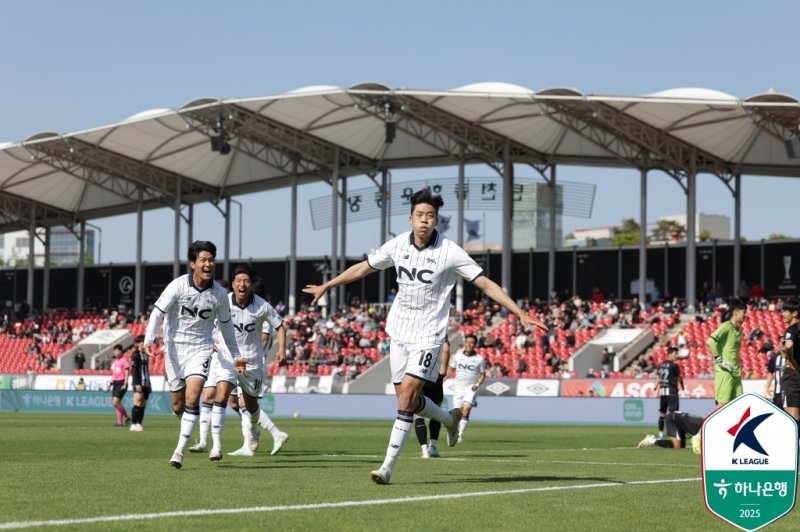 [서울=뉴시스] 프로축구 K리그2 서울이랜드의 정재민. (사진=한국프로축구연맹 제공) *재판매 및 DB 금지