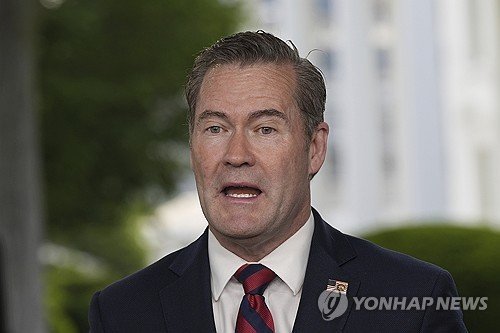 '시그널 게이트' 논란으로 경질된 왈츠 전 백악관 국가안보보좌관 (출처=연합뉴스)